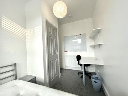 4 bedroom house share to rent - Photo 3