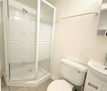 For Lease - 137 Laramie Crescent, Vaughan, Ontario - Photo 5
