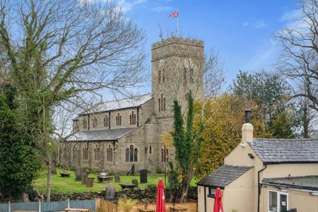 3 bedroom end of terrace house to rent - Photo 2