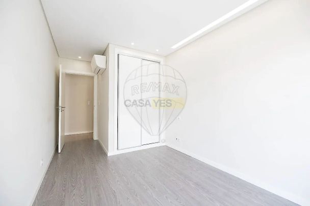 Apartment T3 in Póvoa de Santo Adrião e Olival Basto, Odivelas - Photo 1