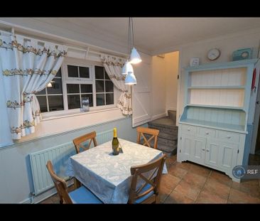 2 bedroom semi-detached house to rent - Photo 2