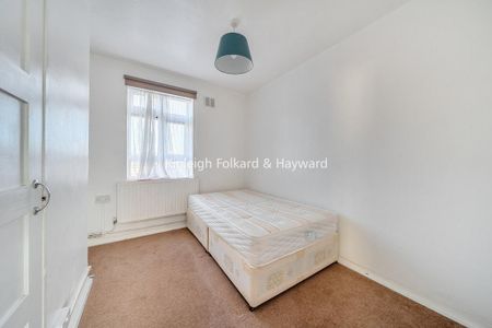 4 bedroom terraced house to rent - Photo 4