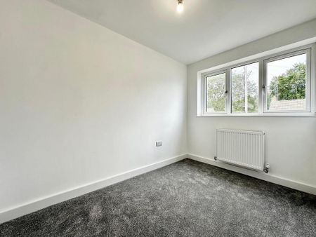 4 bedroom detached house to rent - Photo 4