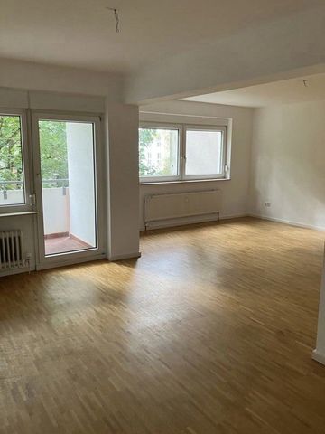 Schicke 3 Zimmerwohnung mit Balkon - Foto 2