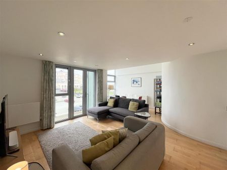 2 bedroom penthouse to rent - Photo 4