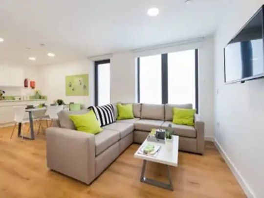 5 Bed En-Suite Upper Floor - Photo 1