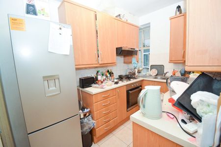 Room in a Shared Flat, Porchester Road, W2 - Photo 3