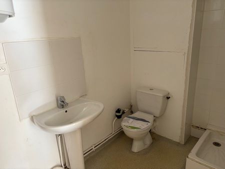 Appartement T1 en plein centre ville de Margny Cours - Photo 4