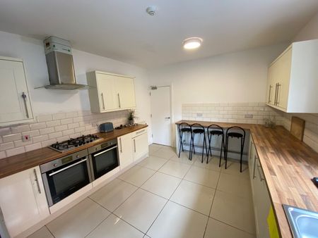 Room in a Shared House, Ampthill Road, L17 - Photo 3