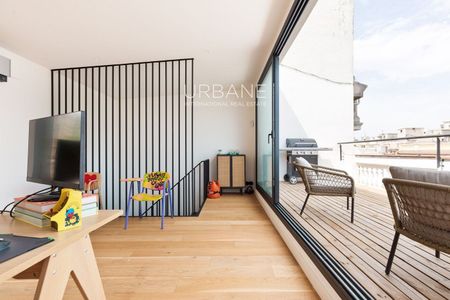 Espectacular Ático Dúplex de Lujo con Terraza Privada en el Corazón de Barcelona - Photo 2