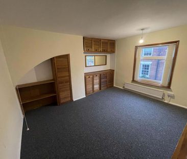 3 bedroom end of terrace house to rent - Photo 3