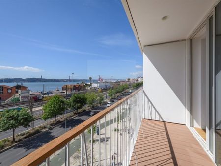 1 room luxury Flat for rent in Lisbon, Portugal - Photo 3