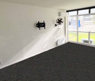 REMUERA, 1 BEDROOM - Photo 2