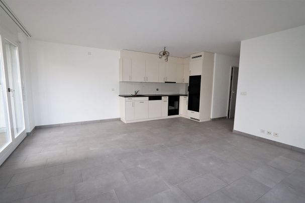 Lumineux appartement de 3,5 pièces avec balcon à Domdidier - Foto 1