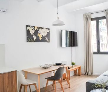 Carrer dEnric Prat de la Riba, L'Hospitalet de Llobregat, Catalonia... - Photo 4