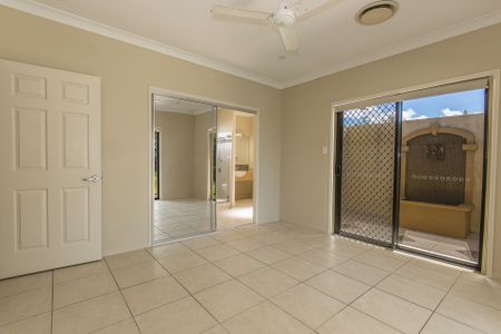 7 Scarisbrick Drive, Kirwan - Photo 2