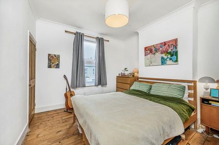 2 bedroom end of terrace house to rent - Photo 4