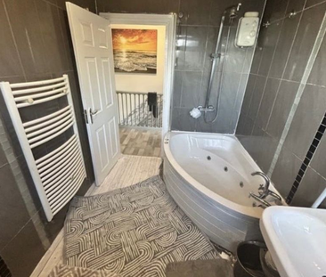 1 bedroom in a house share to rent - Photo 5