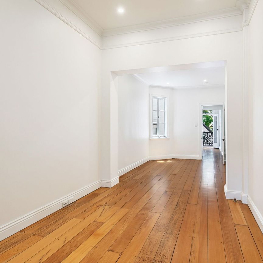 142 Paddington Street - Photo 1