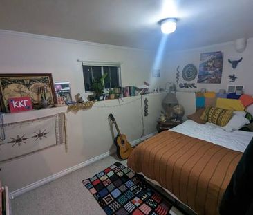 1 bed Kitsilano short term rental - Photo 3