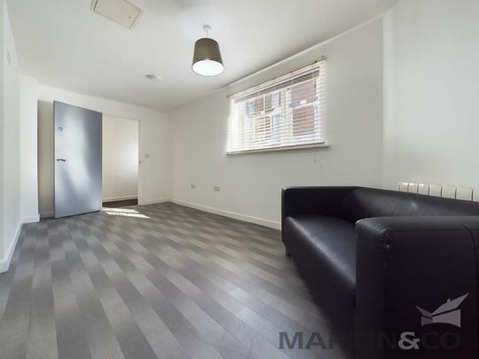 2 bedroom ground floor flat to rent - Photo 1