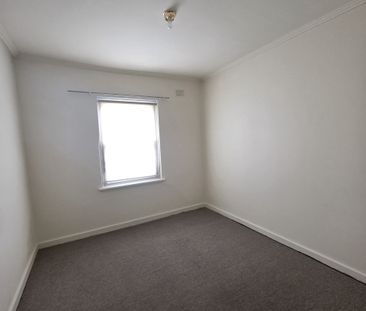 Spacious 3 Bedroom Home - Comfortable Living Awaits! - Photo 3