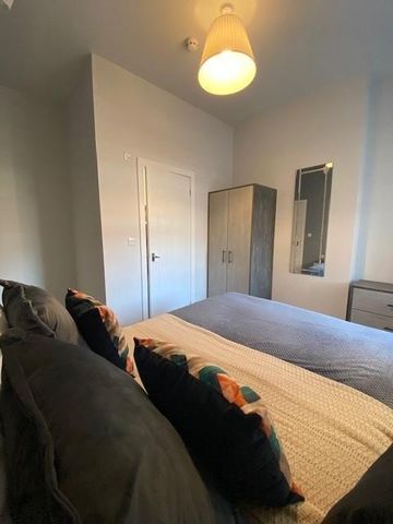 1 bedroom in a house share to rent - Photo 3