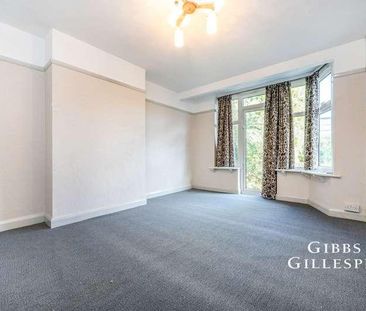 The Lawns, Pinner, HA5 - Photo 4