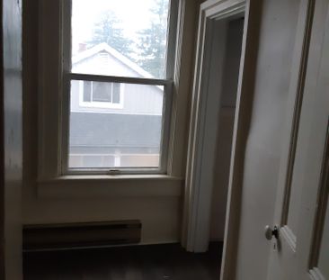 2brm Apartment On Sydenham St. Available Now - Photo 5