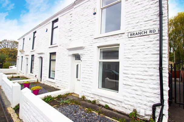 2 bedroom end of terrace house to rent - Photo 1