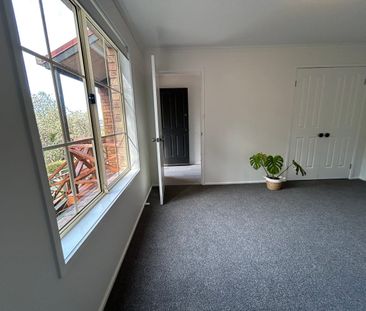 Fully Renovated 2 brm Townhouse - Photo 1