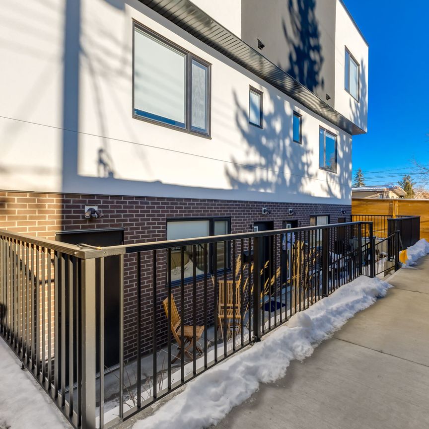 Pet-Friendly 1-Bedroom Lower Suite in North Glenmore Park - Photo 1