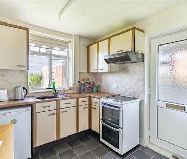 3 bedroom detached house to rent - Photo 3