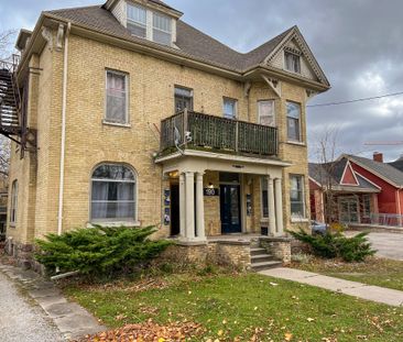 190 Waterloo St. - Photo 2