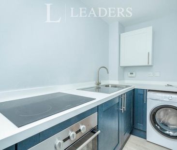 1 bedroom maisonette to rent Townsend Cottages, Townsend Lane, Woki... - Photo 4