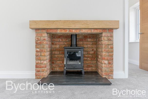 4 bedroom detached house to rent - Photo 1