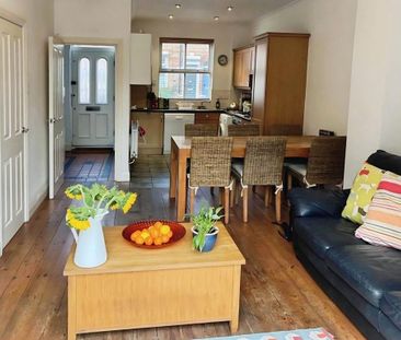 4 bedroom terraced house to rent - Photo 2
