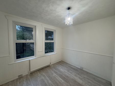 2 Bed Flat, Brettenham Road, E17 - Photo 4