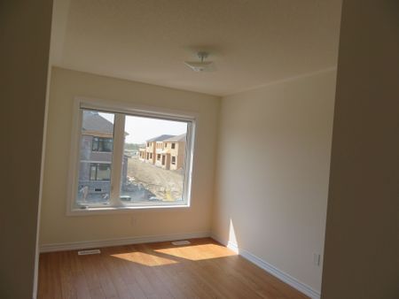 For Lease - 36 Valleybrook Road, Barrie, Ontario - Photo 3