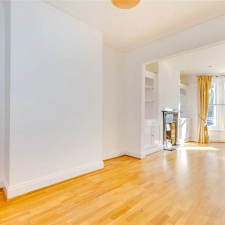 3 bedroom house in Parsons Green - Photo 3