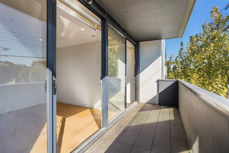 Register to Inspect / Contemporary 1-Bedroom Apartment with Secure Parking & Private Balcony – Lifestyle Meets Convenience - Photo 2