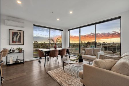 Top Floor Masterpiece - Photo 3
