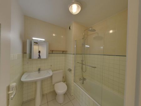 Location Appartement 1 pièce 25m² LYON 4ème - Photo 3