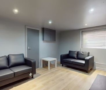 7 Bed - 53 Richmond Avenue, Hyde Park, Leeds - LS6 1DB - Student - Photo 2