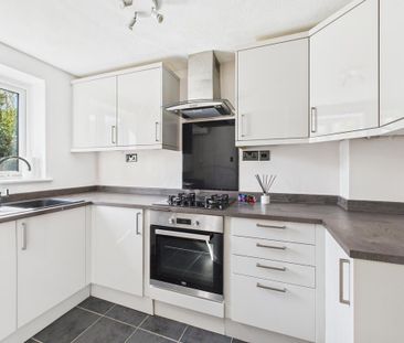 2 bedroom terraced house to rent - Photo 4