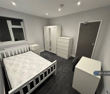 1 bedroom in a house share to rent - Photo 2