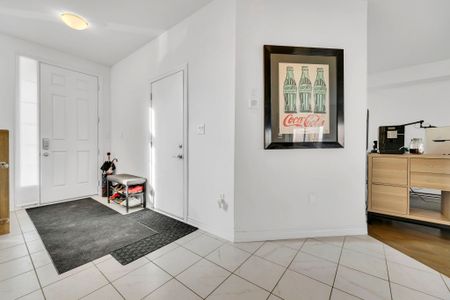 For Lease - 241 Longboat Run, Brantford, Ontario - Photo 3