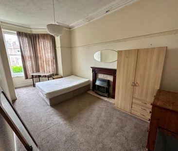 3 bedroom flat to rent - Photo 5