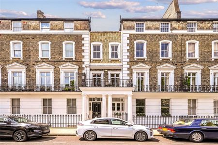 Savills are proud to launch this unique, newly created, spacious ultra-luxury apartment with dual aspect views over both gardens of Onslow Square and state of the art systems. - Photo 2