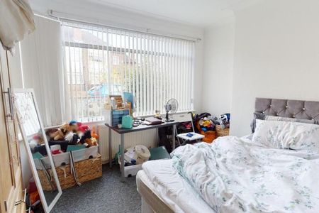 Ash Crescent , - Photo 2